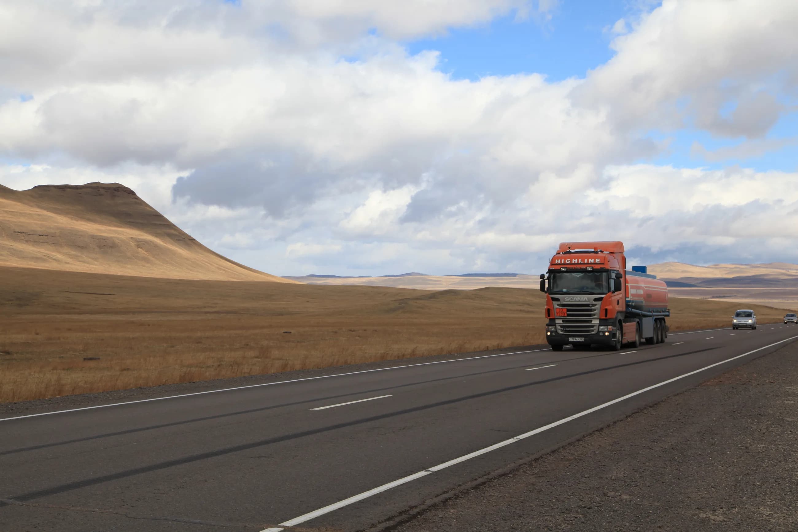 Camion sur la route, paysage